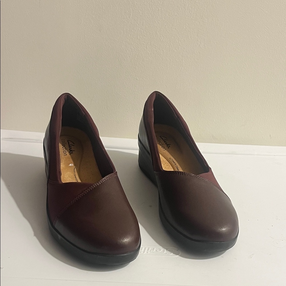 Clarks Women's Burgundy Flats
